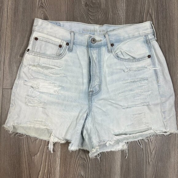 American Eagle Distressed 90’s Boyfriend Denim Shorts Light Wash Size 8 - Picture 1 of 6